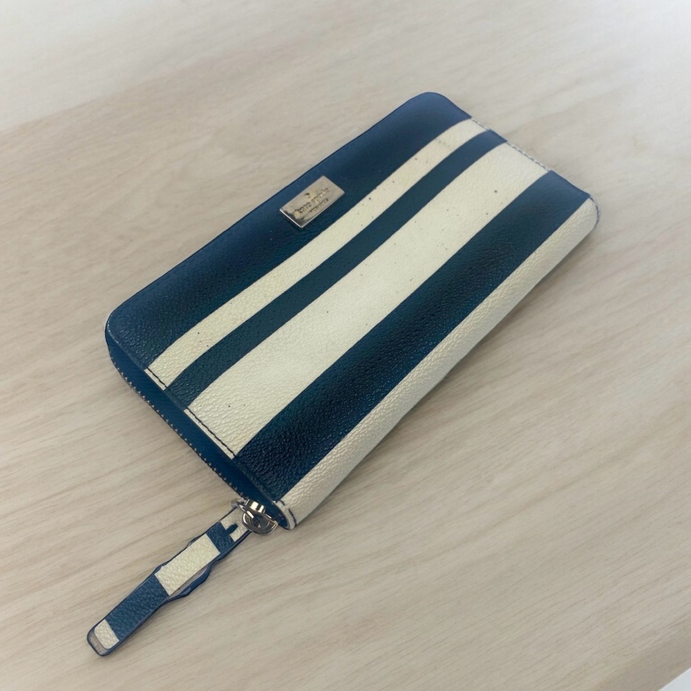 Kate Spade Shore Street Leather Black And Off White Striped Clutch Wallet - Picture 12 of 16